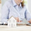 female-mortgage-specialist